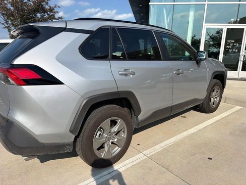 Used 2025 Toyota RAV4 XLE AWD/4WD image 7