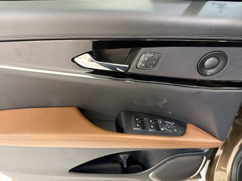 Used 2022 Lincoln Nautilus Reserve w/ Equipment Group 201A image 12