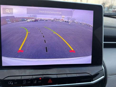 Used 2023 Jeep Compass Limited image 12