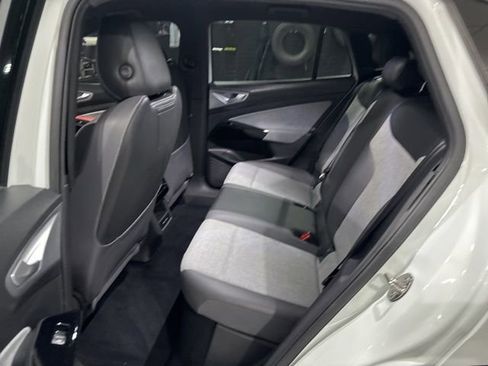Used 2023 Volkswagen ID.4 Pro image 30