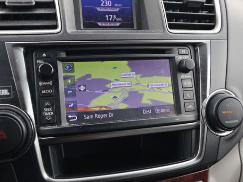 Used 2013 Toyota Highlander Limited image 23