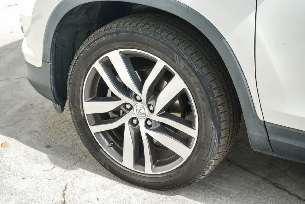 Used 2017 Honda Pilot Touring image 11