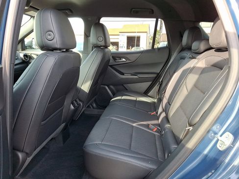 Used 2025 Chevrolet Equinox LT w/ Convenience Package II image 18