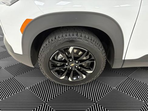 Certified 2022 Chevrolet TrailBlazer LT w/ Convenience Package AWD/4WD image 9