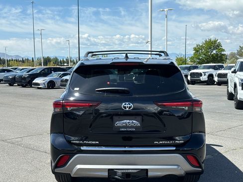 New 2026 Toyota Highlander Platinum AWD/4WD image 4