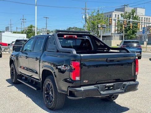 Certified 2025 Chevrolet Colorado Z71 w/ Midnight Edition AWD/4WD image 4