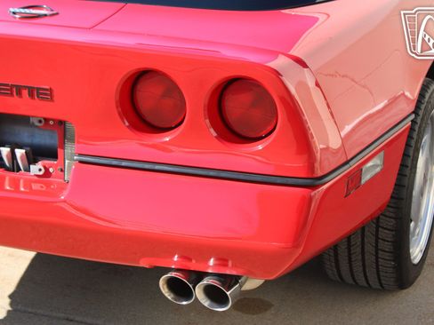 Used 1989 Chevrolet Corvette Coupe RWD image 40