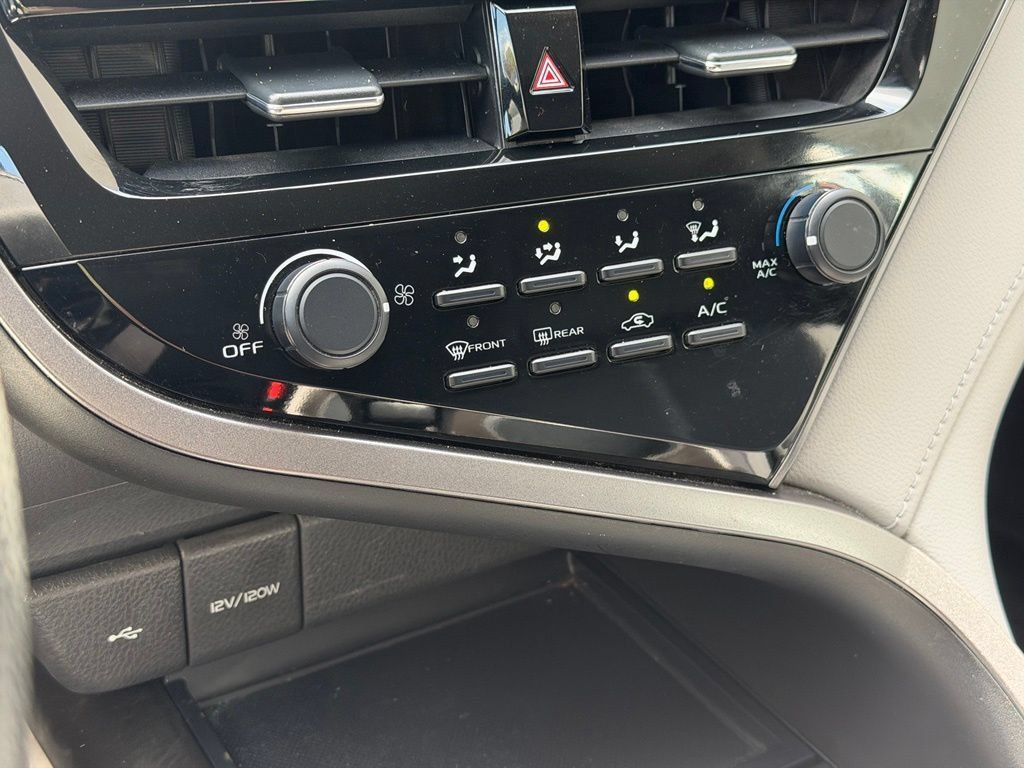 Used 2021 Toyota Camry LE FWD image 17