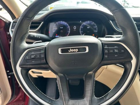 Used 2022 Jeep Grand Cherokee L Limited AWD/4WD image 32