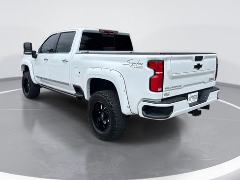 Used 2024 Chevrolet Silverado 2500 High Country w/ High Country Premium Package AWD/4WD image 6