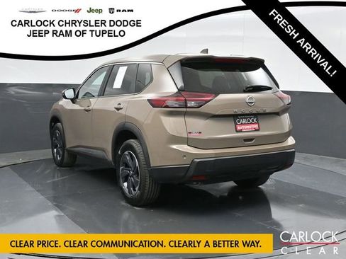 Used 2025 Nissan Rogue SV image 9