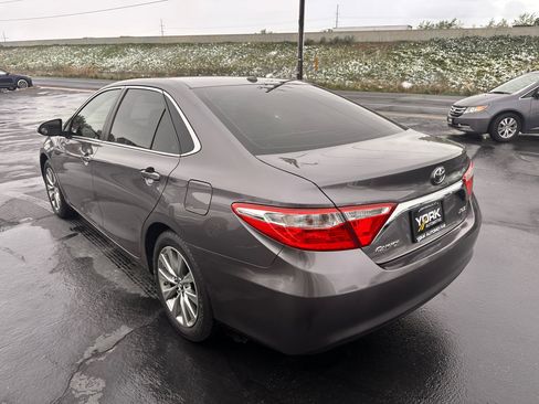 Used 2017 Toyota Camry XLE w/ Convenience Package image 4
