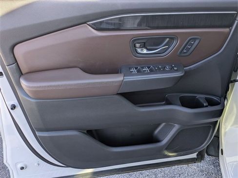 Used 2023 Honda Pilot Elite image 10