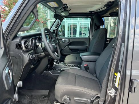 Used 2023 Jeep Wrangler Unlimited Sport w/ Xtreme 35 Tire Package AWD/4WD image 5