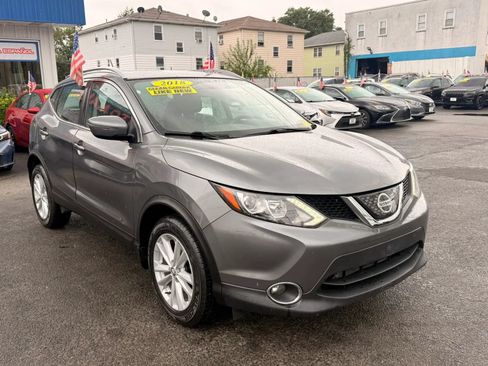 Used 2018 Nissan Rogue Sport SV w/ SV All-Weather Package AWD/4WD image 2