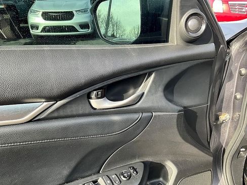 Used 2017 Honda Civic Touring image 12