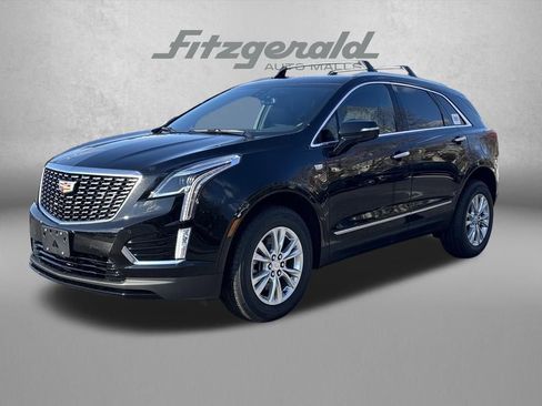 New 2026 Cadillac XT5 Luxury image 2