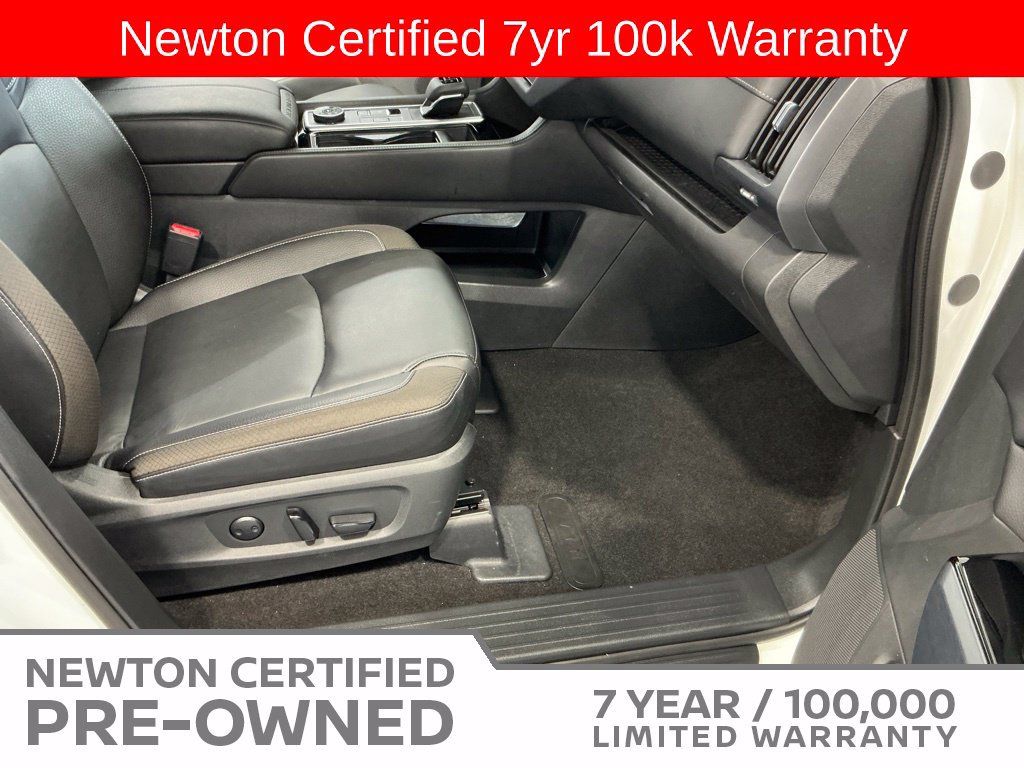 Used 2024 Nissan Pathfinder SL AWD/4WD image 18