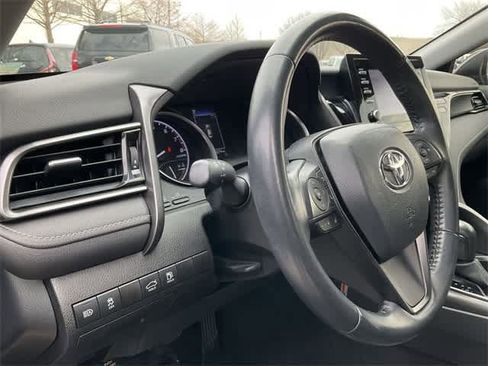 Used 2022 Toyota Camry SE image 10