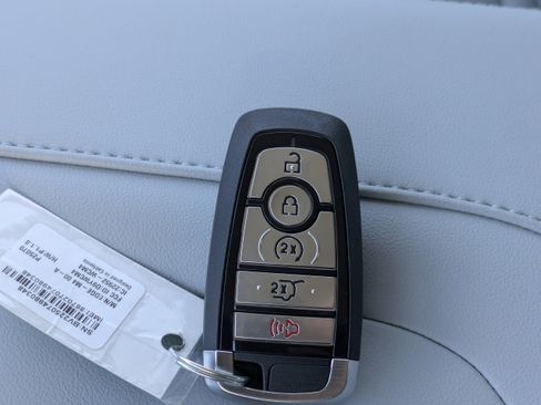 New 2025 Ford Expedition Max Platinum w/ Driver's Package image 33