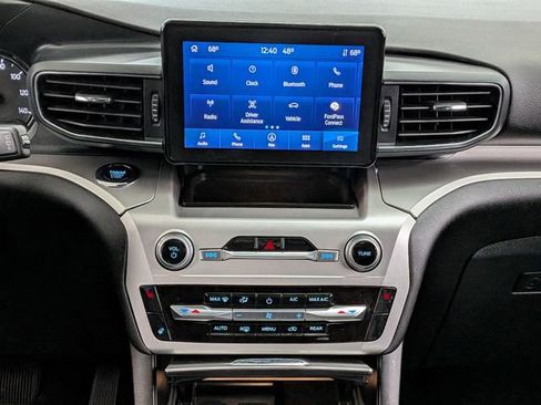 Used 2022 Ford Explorer XLT w/ Equipment Group 202A image 30