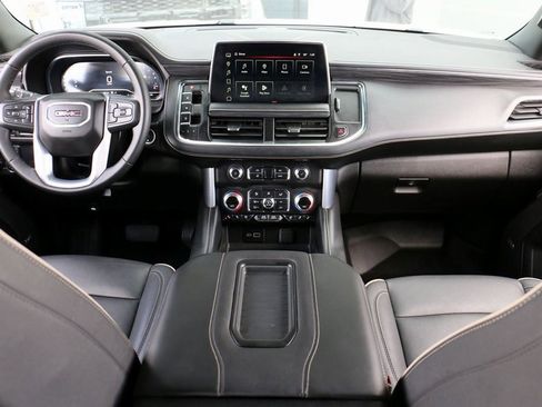 Used 2024 GMC Yukon SLT image 32