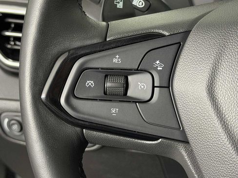 Used 2023 Chevrolet Bolt EUV LT w/ Convenience Package FWD image 24