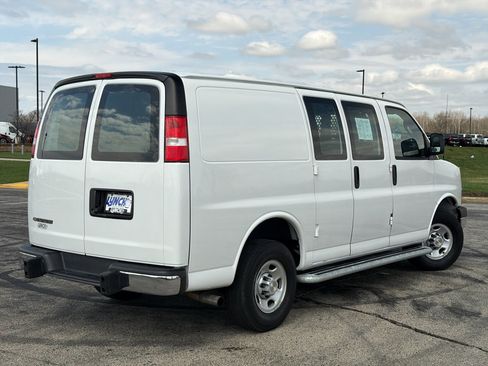 Used 2024 Chevrolet Express 2500 w/ Driver Convenience Package RWD image 4