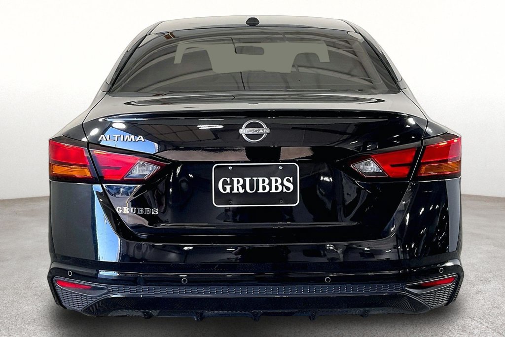 Used 2025 Nissan Altima 2.5 SV FWD image 5