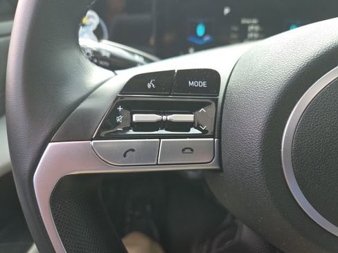 Used 2021 Hyundai Elantra Limited FWD image 5
