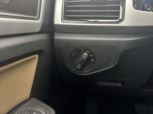 Certified 2023 Volkswagen Atlas Cross Sport SEL image 18