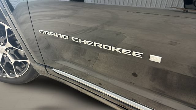 Used 2024 Jeep Grand Cherokee Summit AWD/4WD image 9