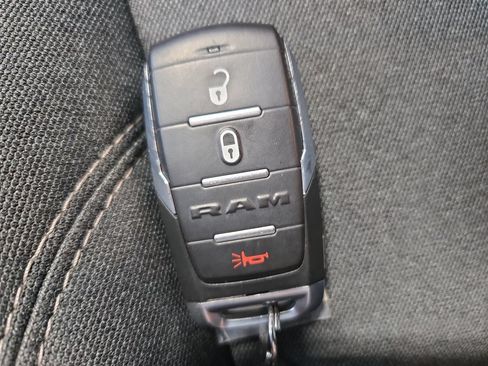 Used 2023 RAM 1500 Big Horn AWD/4WD image 36