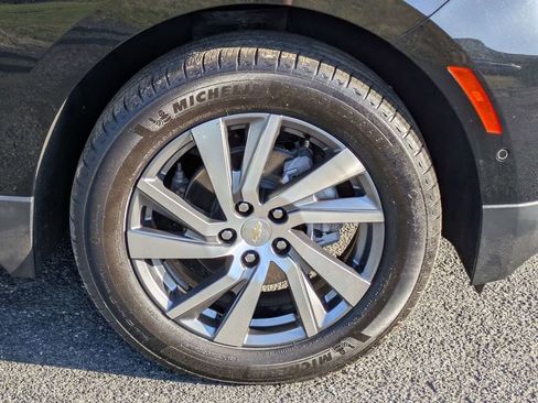 Used 2024 Chevrolet Equinox Premier image 11