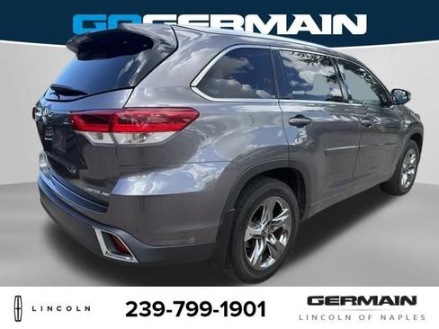 Used 2018 Toyota Highlander Limited Platinum AWD/4WD image 7