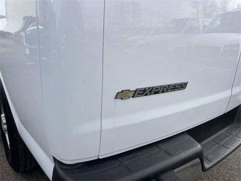 Certified 2024 GMC Savana 2500 Work Van w/ Driver Convenience Package image 8