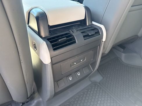 Used 2025 Land Rover Defender 110 S image 11