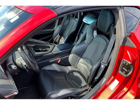 Used 2021 Chevrolet Corvette Stingray Premium Cpe w/ Z51 Performance Package RWD image 29