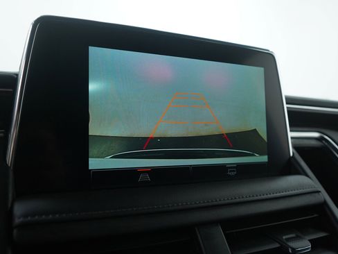 Used 2024 GMC Yukon XL SLE image 23