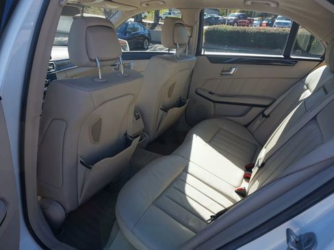 Used 2014 Mercedes-Benz E 550 4MATIC Sedan image 19