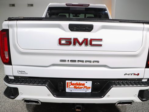 Used 2019 GMC Sierra 1500 AT4 w/ Off Road Performance Package AWD/4WD image 8