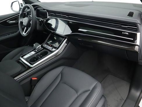Used 2025 Audi Q8 Premium Plus w/ Premium Plus Package image 19