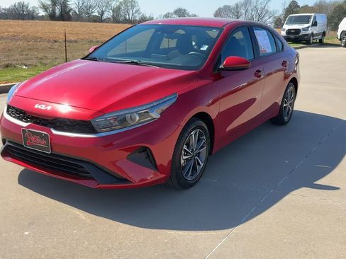 Used 2024 Kia Forte LXS image 4