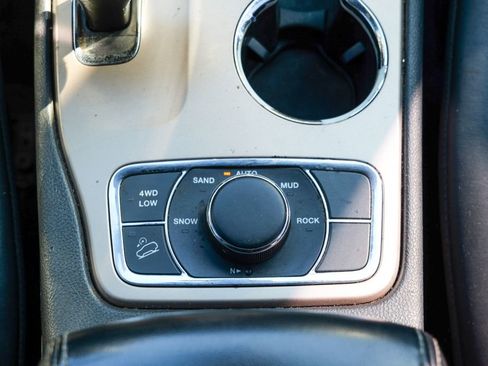 Used 2014 Jeep Grand Cherokee Limited w/ Luxury Group II image 47