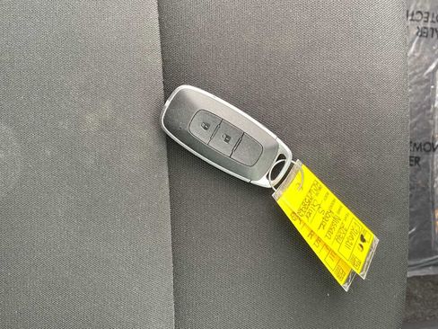 Used 2024 Nissan Rogue S AWD/4WD image 31