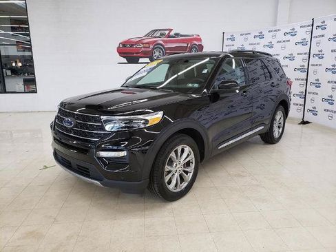Certified 2024 Ford Explorer XLT w/ Equipment Group 202A AWD/4WD image 3