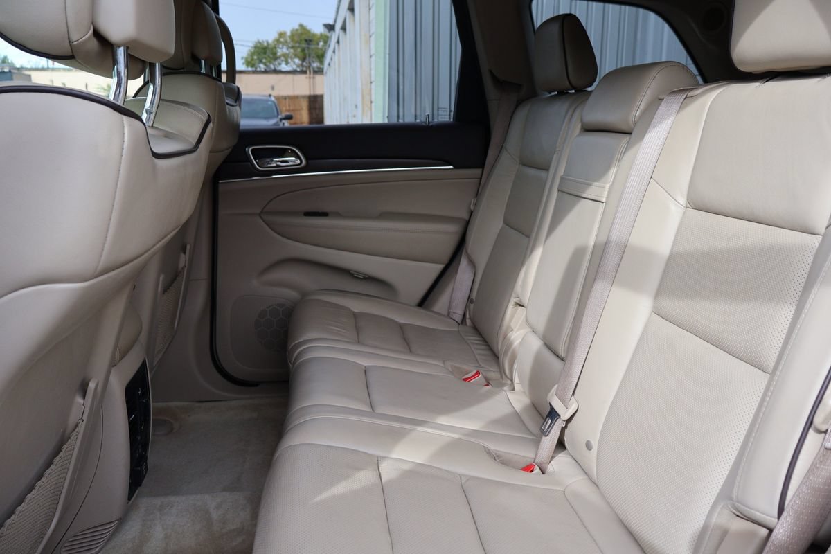 Used 2017 Jeep Grand Cherokee Overland AWD/4WD image 11