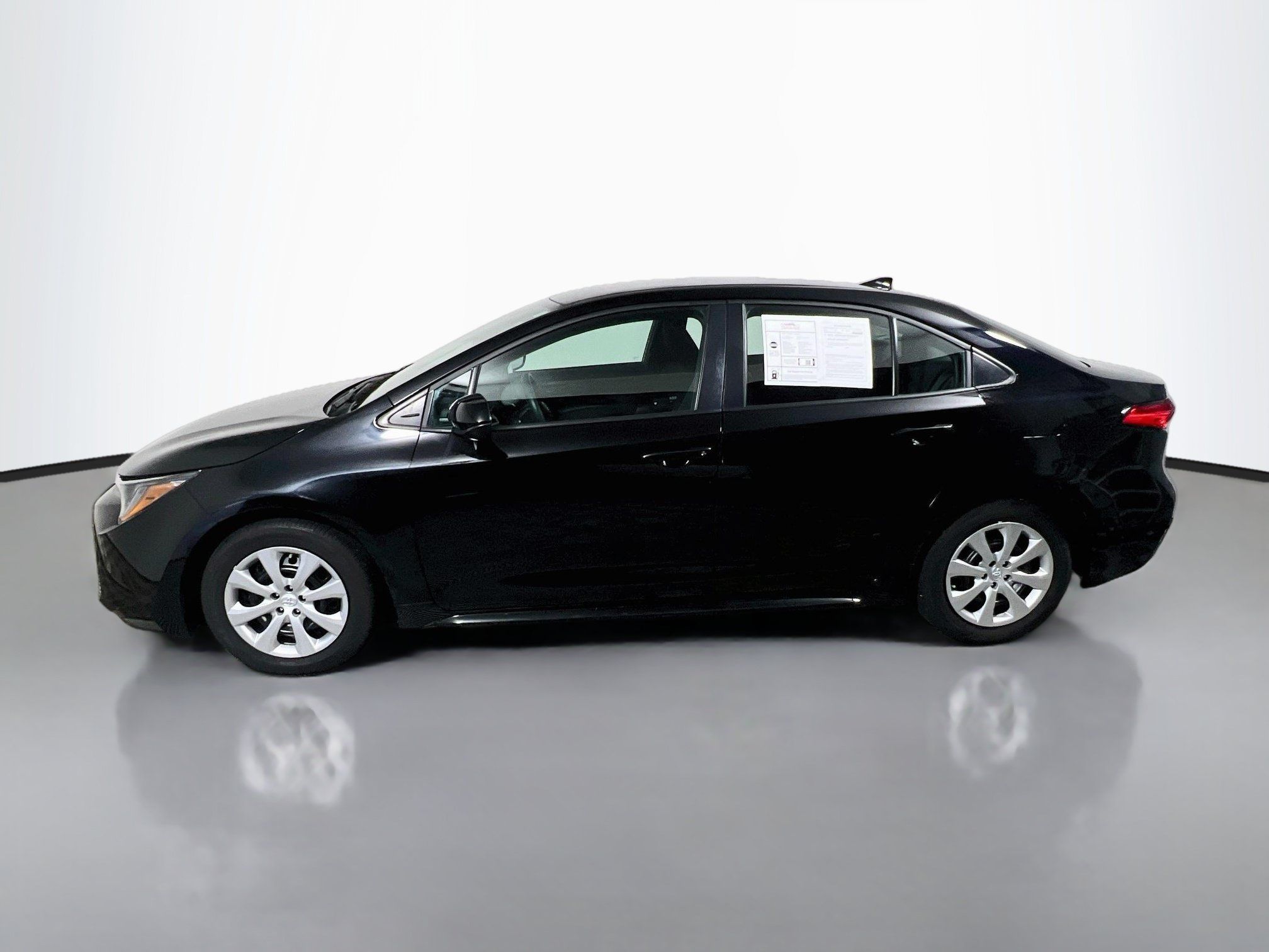 Used 2024 Toyota Corolla LE FWD image 9