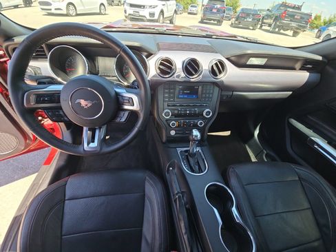 Used 2015 Ford Mustang Coupe RWD image 12