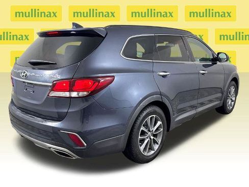 Used 2017 Hyundai Santa Fe SE FWD image 5